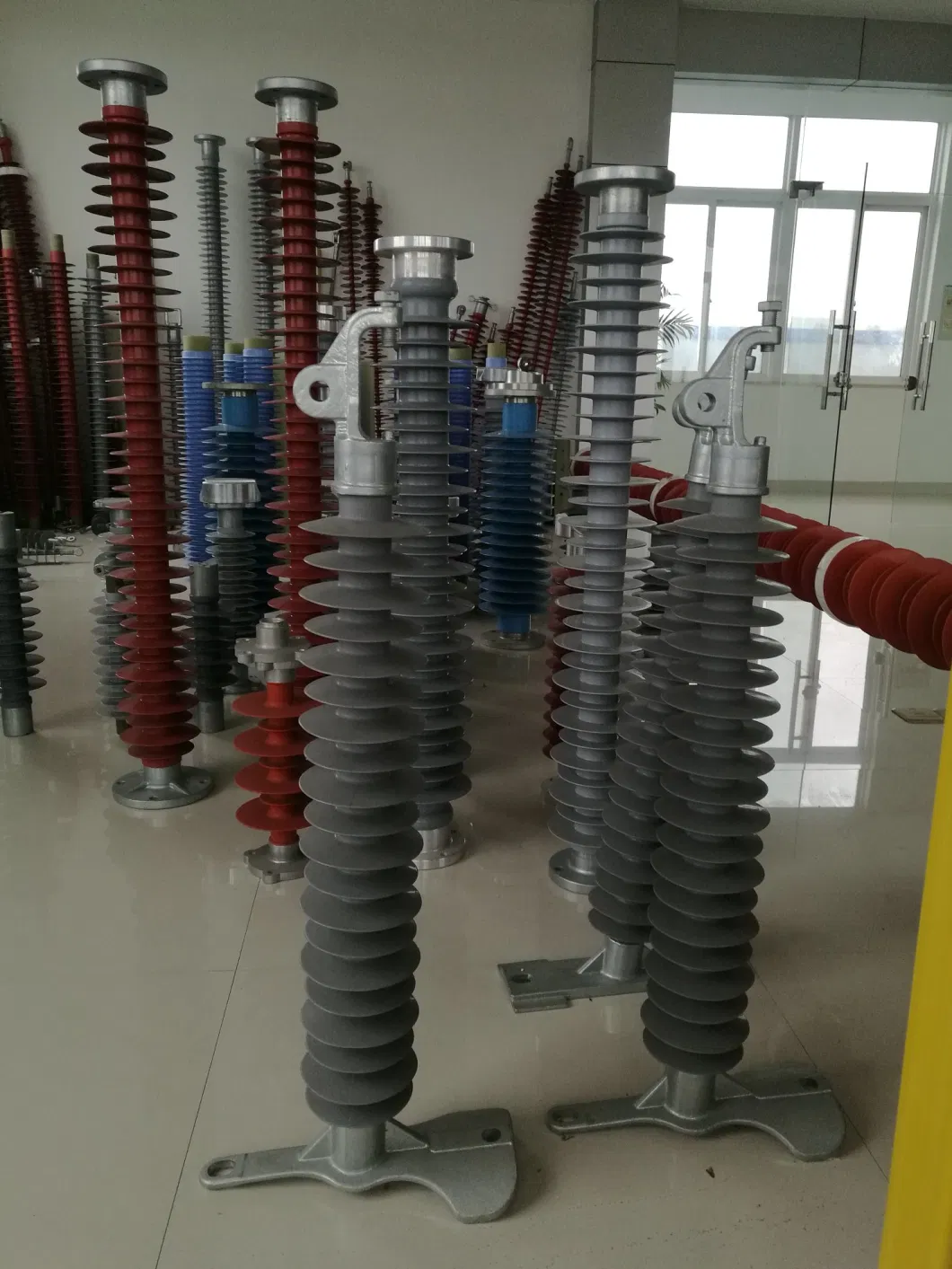 IEC Standard 10kv 12kv 20kv 24kv 35kv 40.5kv Post Type Composite/ Polymer Insulator